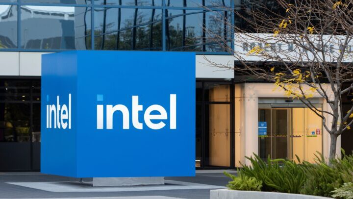 Intel (NASDAQ:INTC) Slips as Shareholders Sue Over Foundry