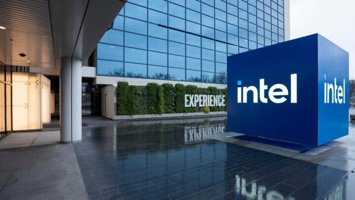 Intel (NASDAQ:INTC) Faces New Market Share Losses